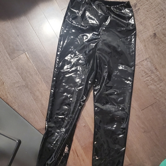 Wilfred Free Vinyl Leggings Size S - Picture 1 of 2